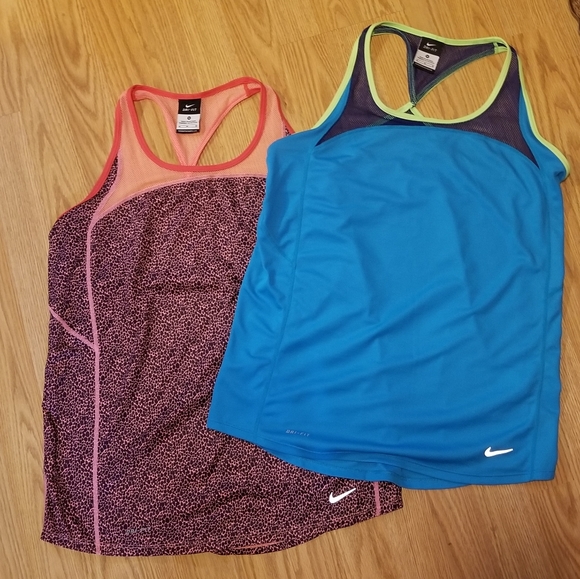 NIKE Dri-Fit Tanks Set of 2 Size Medium EUC - Picture 1 of 7